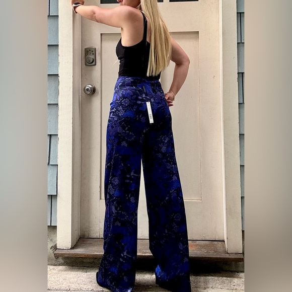 Elie Tahari Silk Wide Leg Navy Floral Pants 0 - Picture 14 of 14